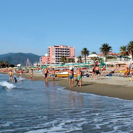 Appartamenti Lungomare Savona Exterior photo
